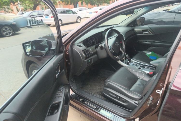 Used Honda Accord 2015 2.0L LXS Elite Edition Driver Seat