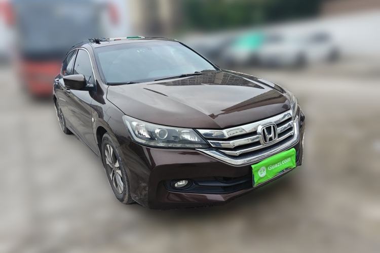 Used Honda Accord 2015 2.0L LX Comfort Edition Front Right 45 Deg