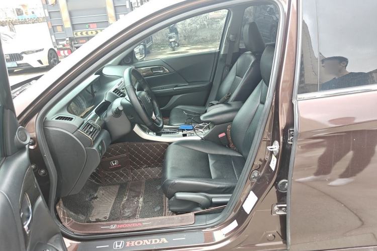 Used Honda Accord 2015 2.0L LX Comfort Edition Left Front Seat