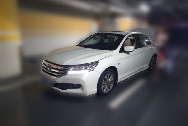 Ojetý Honda Accord 2015 2.0L LX Comfort Edition