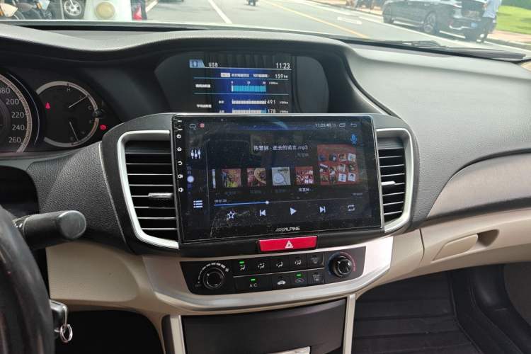 Used Honda Accord 2015 2.0L LXS Elite Edition Audio And AC Panel