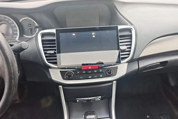 Used Honda Accord 2015 2.0L LXS Elite Edition Audio And AC Panel