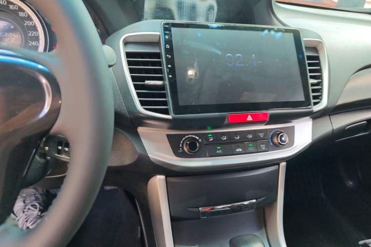 Used Honda Accord 2015 2.0L LX Comfort Edition Audio And AC Panel