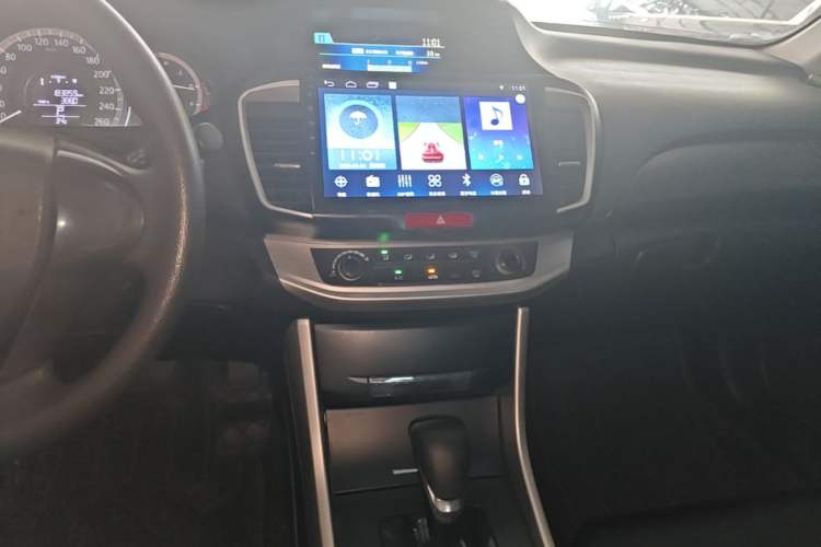 Used Honda Accord 2015 2.0L LX Comfort Edition Audio And AC Panel
