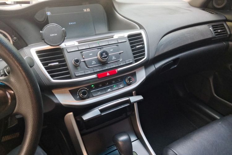 Used Honda Accord 2015 2.0L LX Comfort Edition Audio And AC Panel