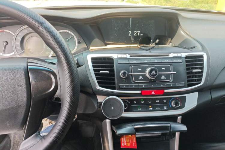 Used Honda Accord 2015 2.0L LXS Elite Edition Audio And AC Panel