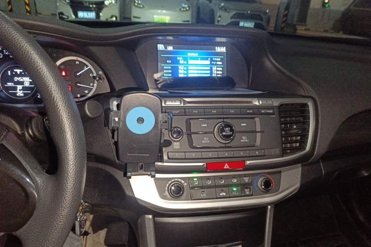 Used Honda Accord 2015 2.0L LX Comfort Edition Audio And AC Panel