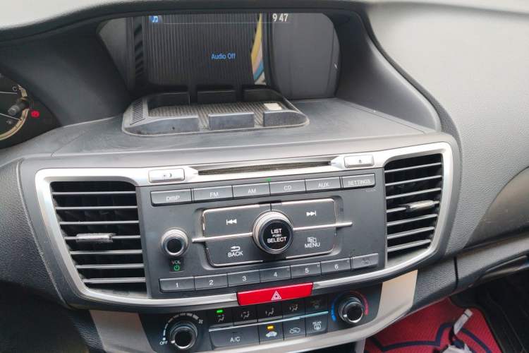 Used Honda Accord 2015 2.0L LX Comfort Edition Audio And AC Panel