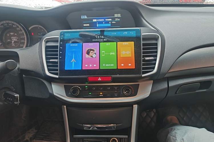 Used Honda Accord 2015 2.0L LXS Elite Edition Audio And AC Panel