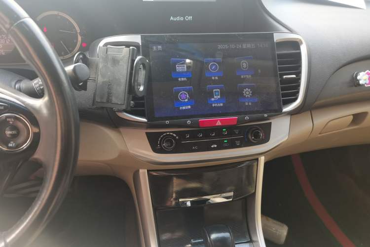 Used Honda Accord 2015 2.0L LXS Elite Edition Audio And AC Panel