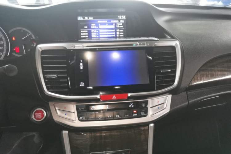 Used Honda Accord 2015 2.4L EX Luxury Edition Audio And AC Panel