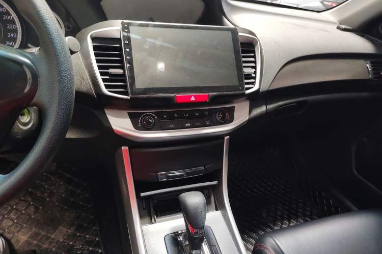 Used Honda Accord 2015 2.0L LX Comfort Edition Audio And AC Panel