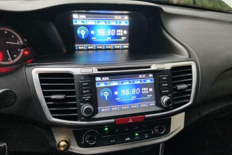 Used Honda Accord 2015 2.0L LX Comfort Edition Audio And AC Panel