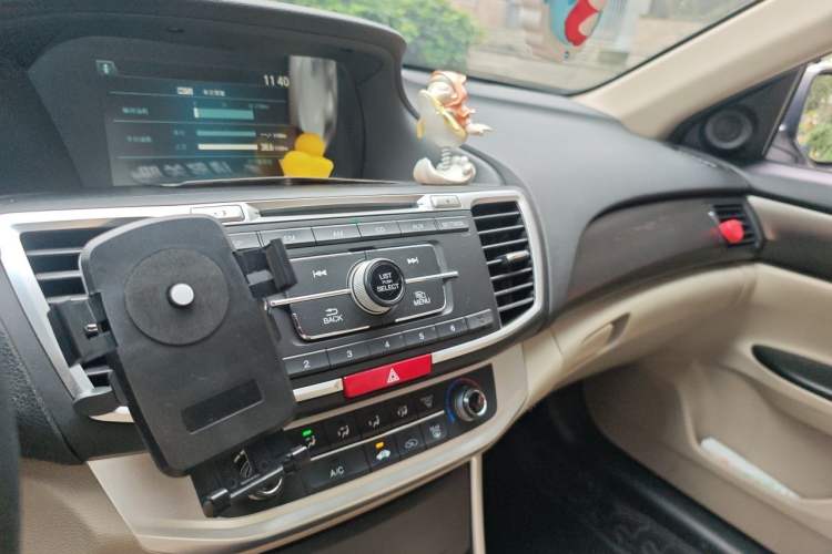 Used Honda Accord 2015 2.0L LX Comfort Edition Audio And AC Panel