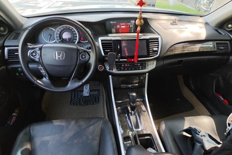 Used Honda Accord 2015 2.4L EX Luxury Edition Center Console