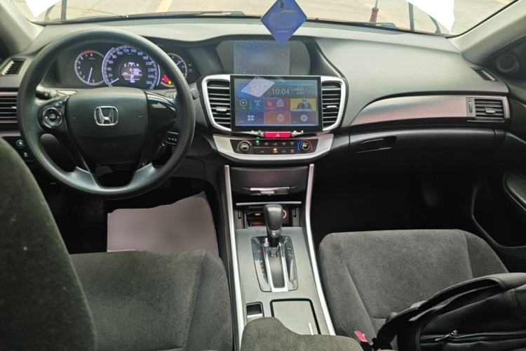 Used Honda Accord 2015 2.0L LX Comfort Edition Center Console