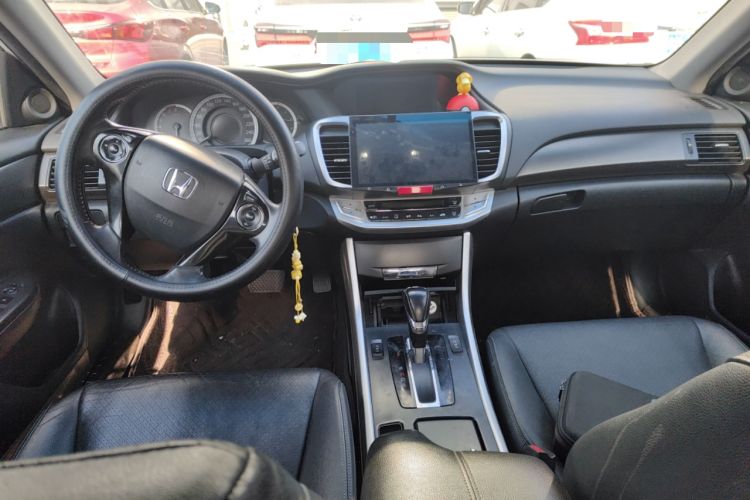 Used Honda Accord 2015 2.0L EX Luxury Edition Center Console