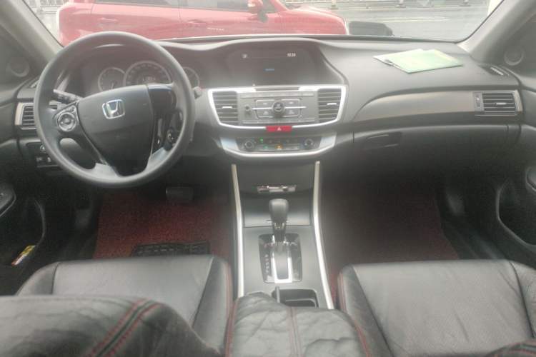 Used Honda Accord 2015 2.0L LX Comfort Edition Center Console