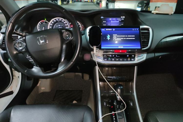 Used Honda Accord 2015 2.4L EX Luxury Edition Center Console