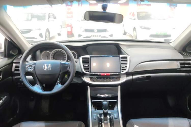 Used Honda Accord 2015 2.0L LXS Elite Edition Center Console