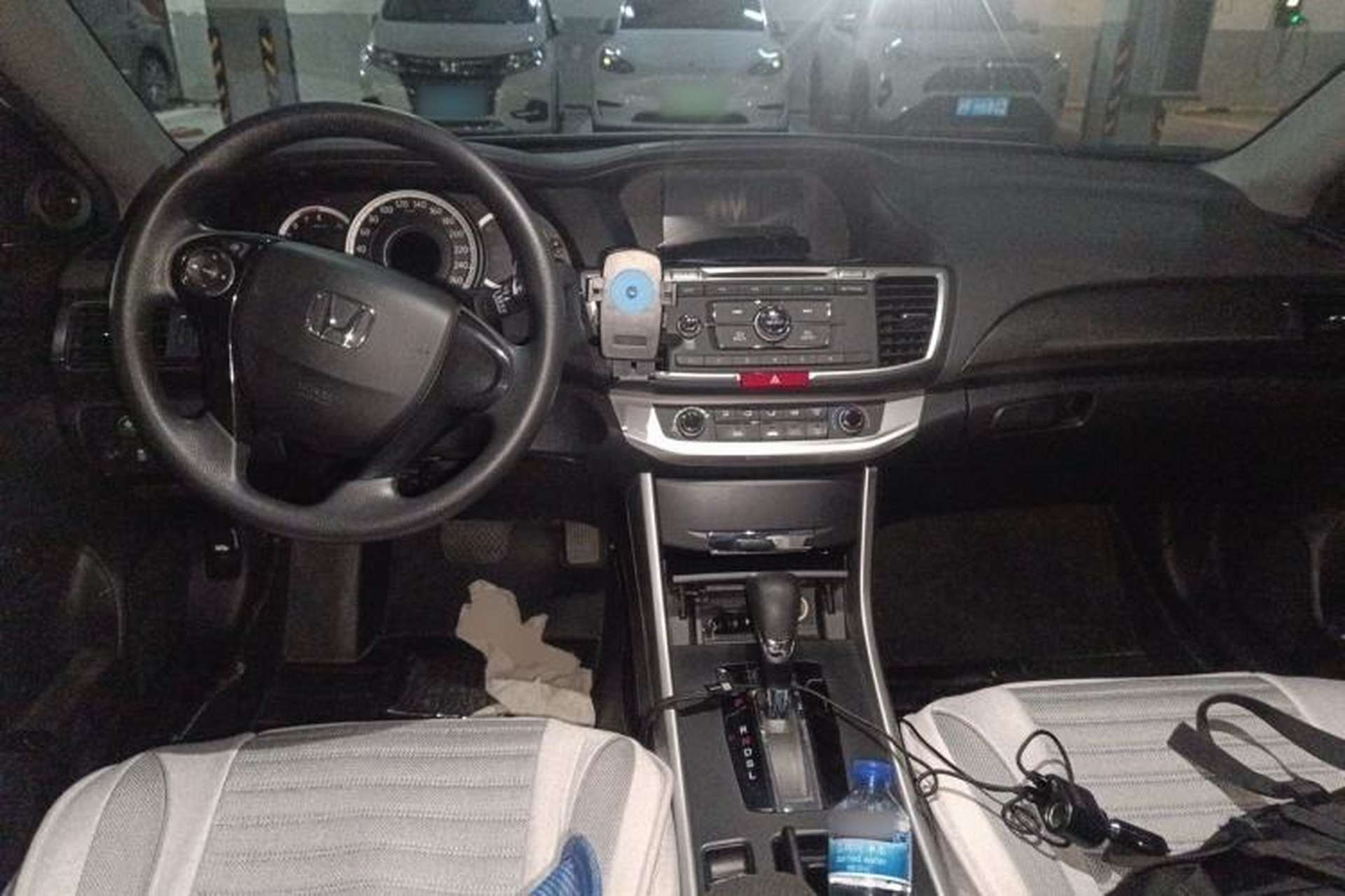 Used Honda Accord 2015 2.0L LX Comfort Edition Center Console
