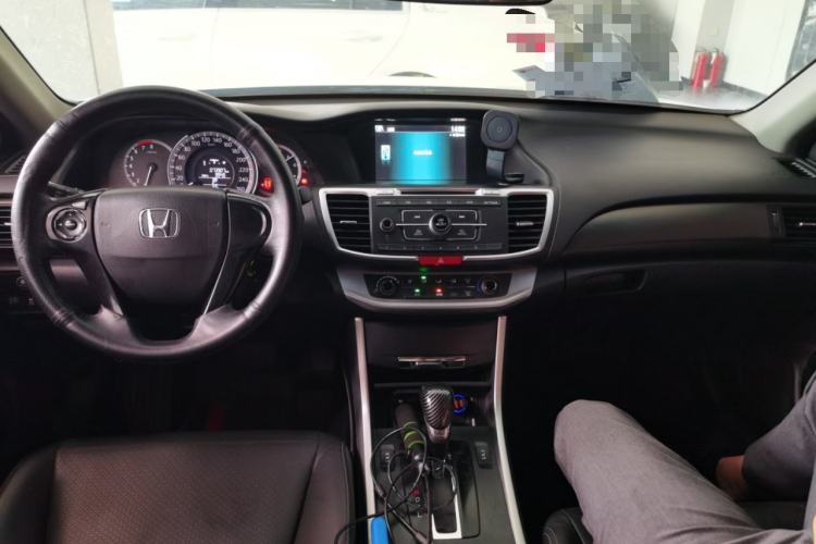 Used Honda Accord 2015 2.0L LXS Elite Edition Center Console