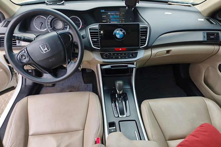 Used Honda Accord 2015 2.0L LX Comfort Edition Center Console