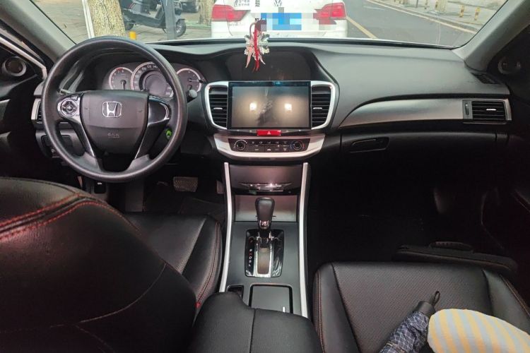Used Honda Accord 2015 2.0L LX Comfort Edition Center Console