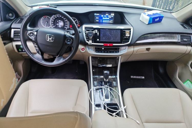 Used Honda Accord 2015 2.4L EX Luxury Edition Center Console