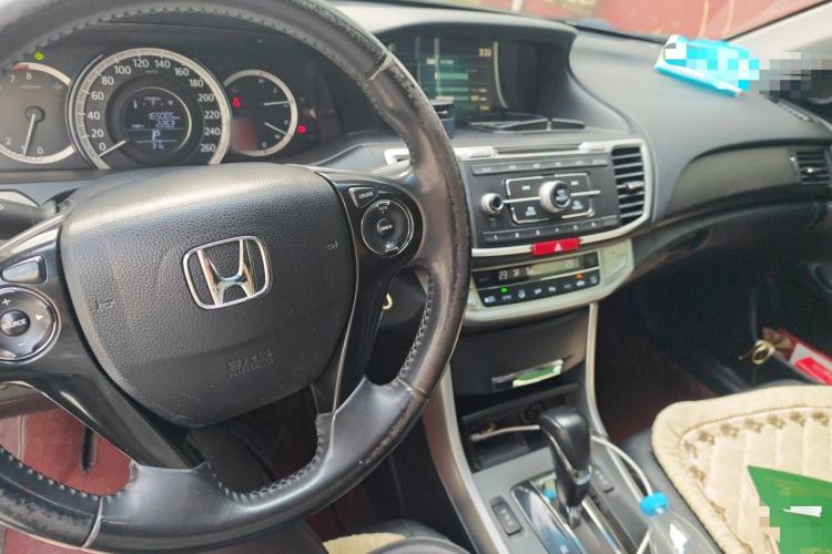 Used Honda Accord 2015 2.0L EX Luxury Edition Center Console