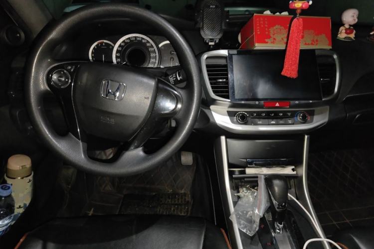 Used Honda Accord 2015 2.0L LX Comfort Edition Center Console