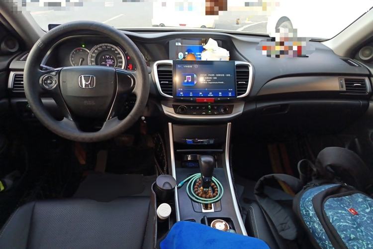 Used Honda Accord 2015 2.0L LX Comfort Edition Center Console