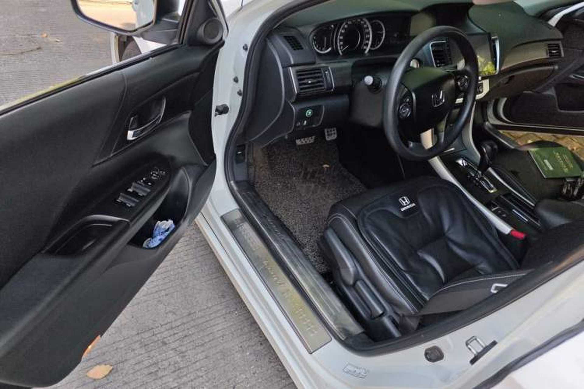 Used Honda Accord 2015 2.0L LX Comfort Edition Driver Seat