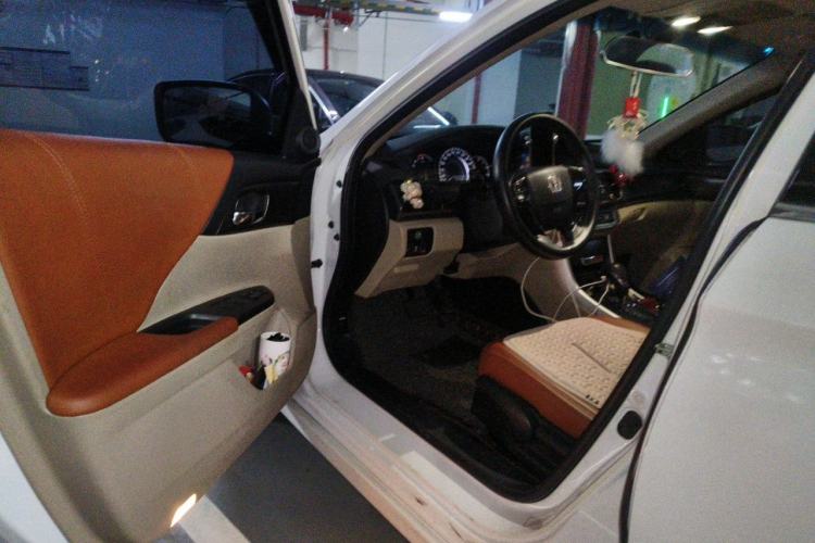Used Honda Accord 2015 2.0L LX Comfort Edition Driver Seat