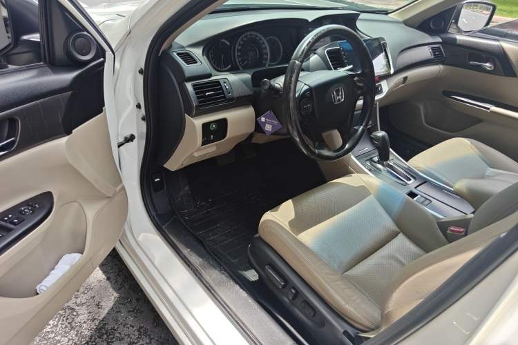 Used Honda Accord 2015 2.0L LXS Elite Edition Driver Seat