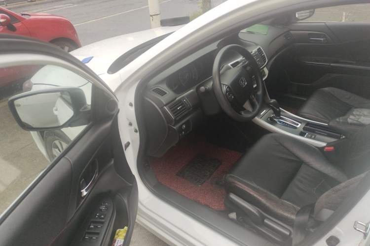 Used Honda Accord 2015 2.0L LX Comfort Edition Driver Seat