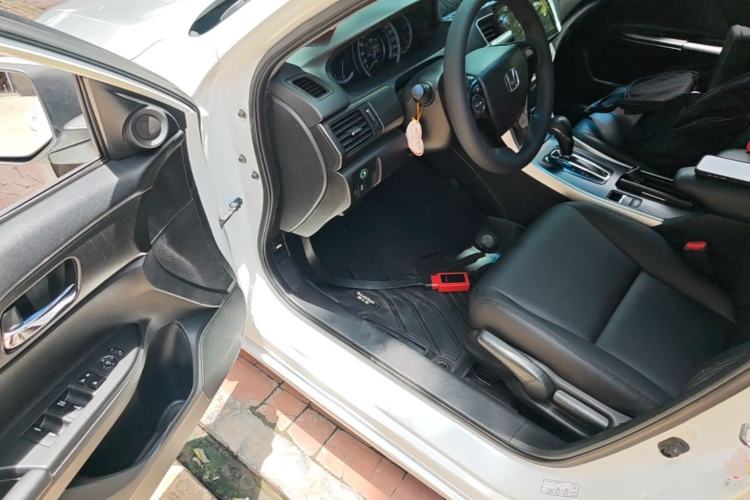 Used Honda Accord 2015 2.0L LX Comfort Edition Driver Seat
