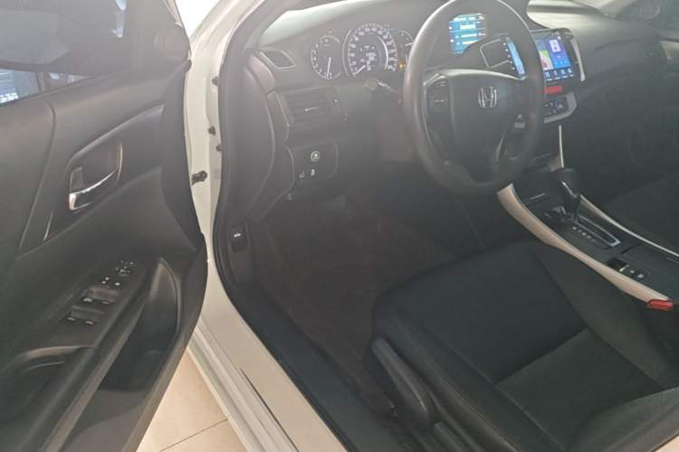Used Honda Accord 2015 2.0L LX Comfort Edition Driver Seat