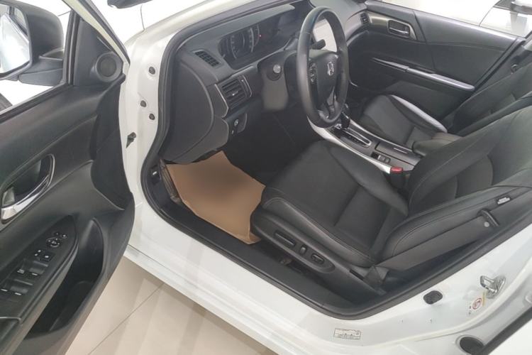 Used Honda Accord 2015 2.0L LXS Elite Edition Driver Seat