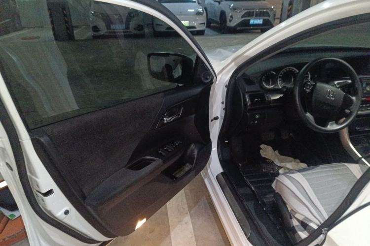 Used Honda Accord 2015 2.0L LX Comfort Edition Driver Seat