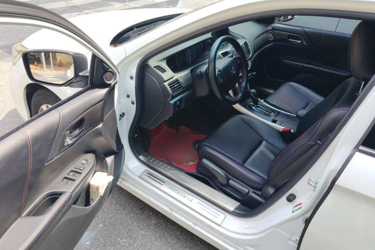 Used Honda Accord 2015 2.0L LX Comfort Edition Driver Seat