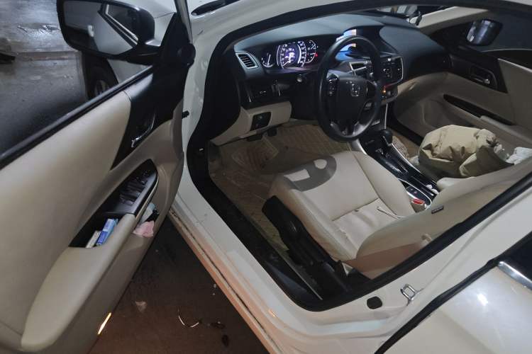 Used Honda Accord 2015 2.0L LX Comfort Edition Driver Seat