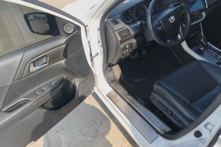 Used Honda Accord 2015 2.0L LXS Elite Edition Driver Seat
