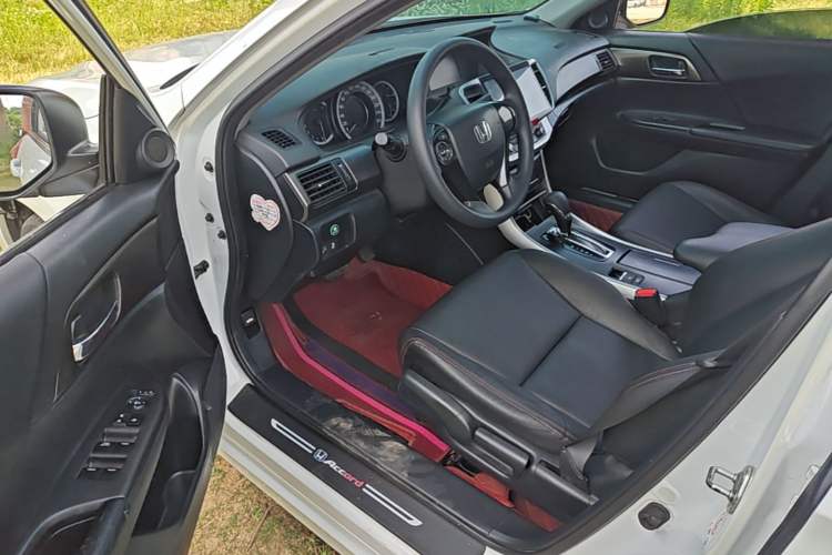Used Honda Accord 2015 2.0L LX Comfort Edition Driver Seat