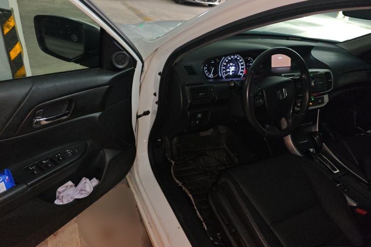 Used Honda Accord 2015 2.0L LXS Elite Edition Driver Seat