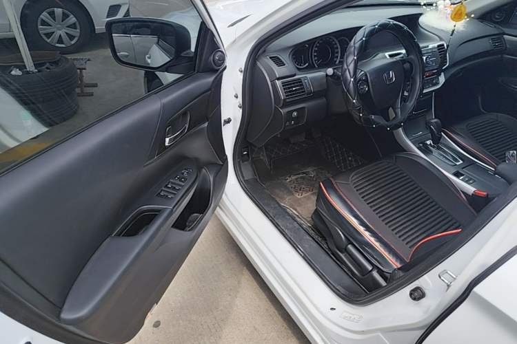 Used Honda Accord 2015 2.0L LX Comfort Edition Driver Seat