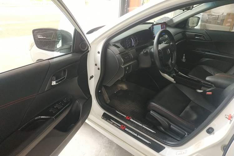 Used Honda Accord 2015 2.0L LX Comfort Edition Driver Seat