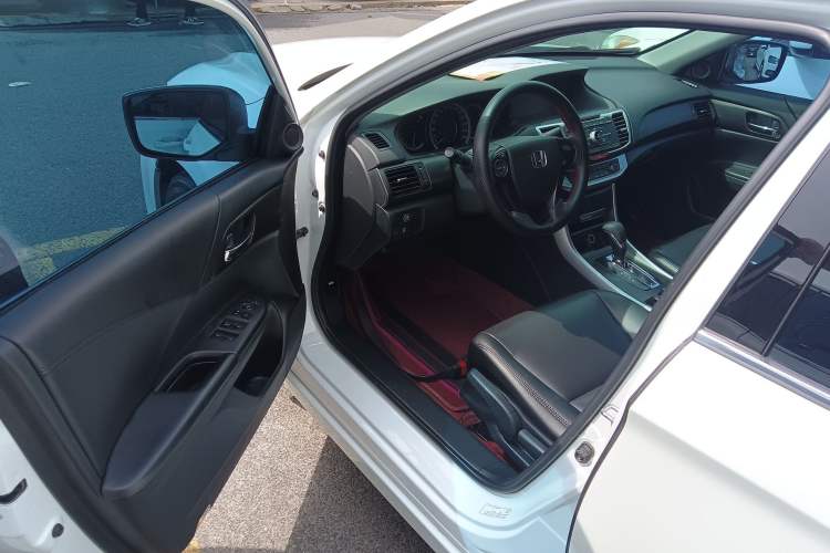 Used Honda Accord 2015 2.0L LX Comfort Edition Driver Seat