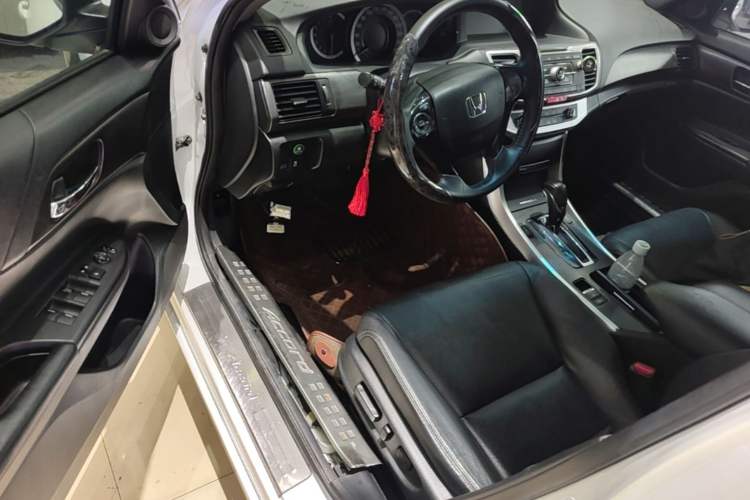 Used Honda Accord 2015 2.0L LXS Elite Edition Driver Seat