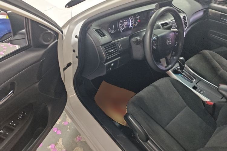 Used Honda Accord 2015 2.0L LX Comfort Edition Driver Seat